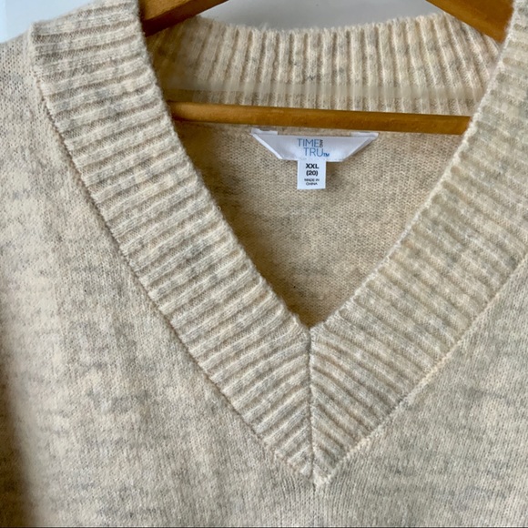 Time and Tru V Neck Tunic Sweater NWT - Picture 3 of 11